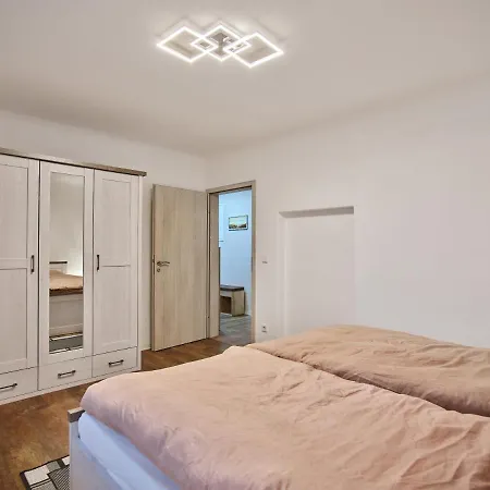 Gaeste- Und In Der Sportstadt شقة