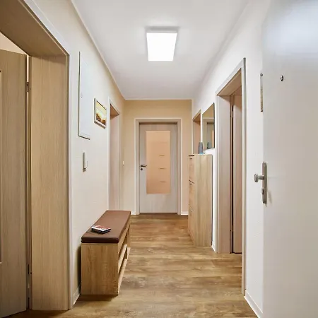 Apartment Gaeste- Und In Der Sportstadt *