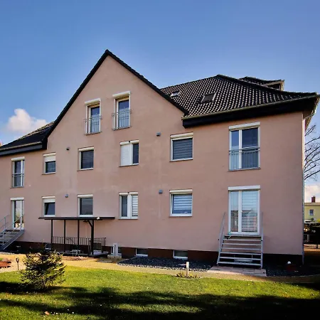 Gaeste- Und In Der Sportstadt Apartment Riesa
