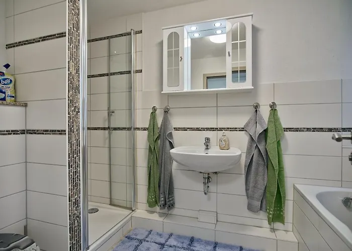 Gaeste- Und In Der Sportstadt شقة ريزا