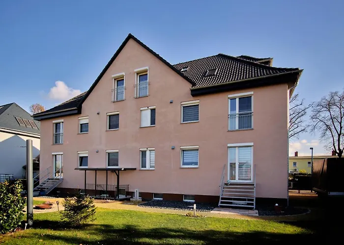 Gaeste- Und In Der Sportstadt شقة ريزا